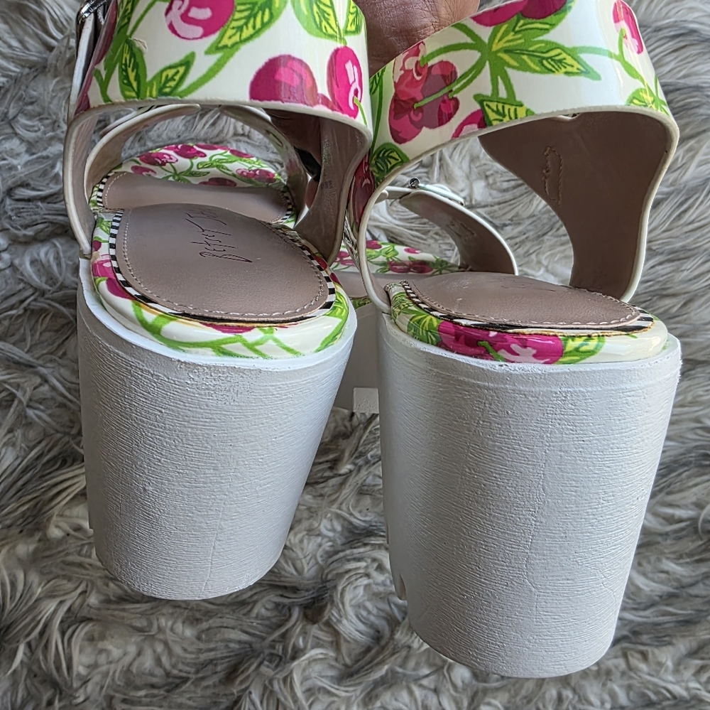 Betsey Johnson Chasse Cherry Print Platform Sandals, Size 8.5 M - Picture 7 of 11